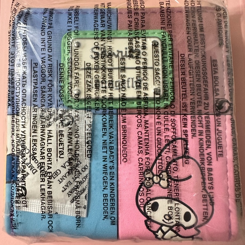 NWT Loungefly x Hello Kitty and Friends Color Block Hard Tag Wallet - Picture 4 of 5